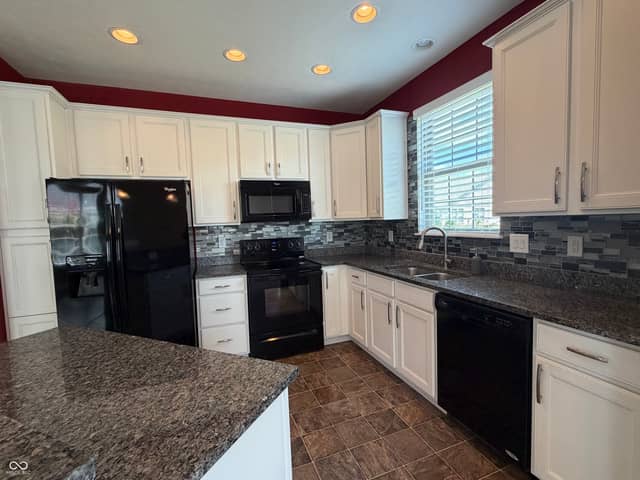 1341 Stoney Pointe Way, Avon, IN 46123, photo 5 of 24