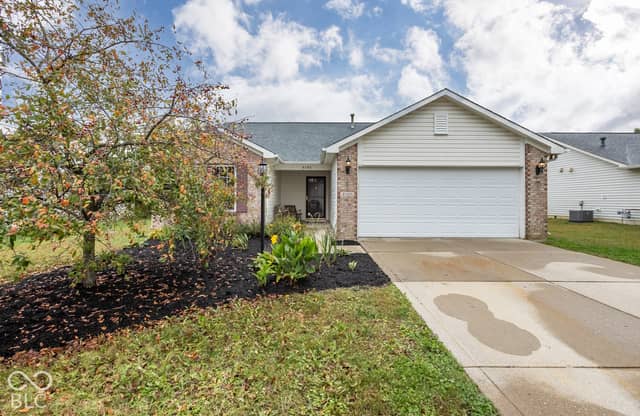 8105 Red Barn Court, Indianapolis, IN 46239, photo 3 of 41