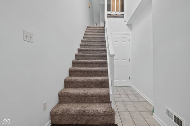 9354 Aberdare Drive, Indianapolis, IN 46250, photo 3 of 35