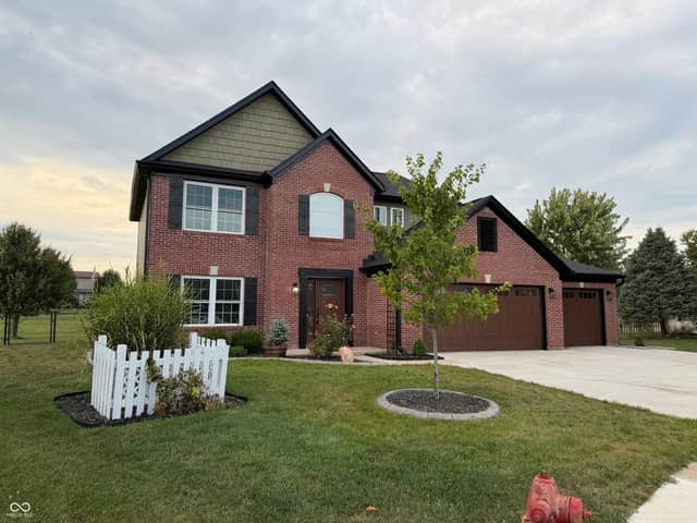 5026 Clay Creek Lane, Plainfield, IN 46168, photo 2 of 43