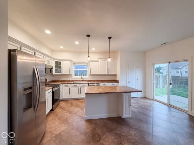 1103 Boxwood Lane, Greenwood, IN 46143, photo 3 of 62