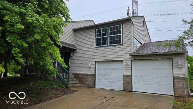 3759 Black Locust Drive, Indianapolis, IN 46235, photo 2 of 21