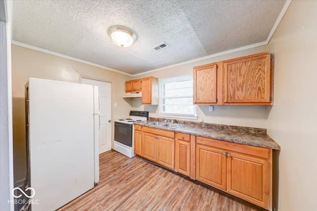 6208 E 24th Street, Indianapolis, IN 46219, photo 5 of 20