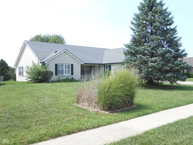 4140 S Danita Court S, New Palestine, IN 46163, photo 4 of 31