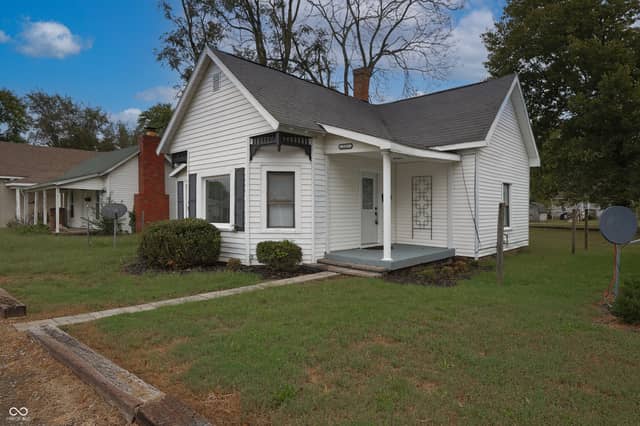 121 Cleveland Street, Columbus, IN 47201, photo 2 of 15