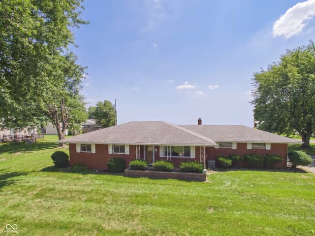 9 W Whitehall Way, Anderson, IN 46013, photo 3 of 43