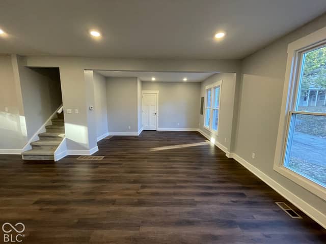309 W 2nd Street, Veedersburg, IN 47987, photo 4 of 30