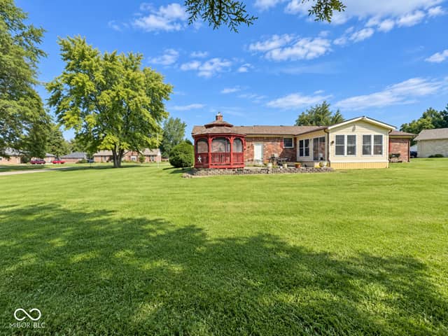 219 N Hickory, Fairland, IN 46126, photo 3 of 10