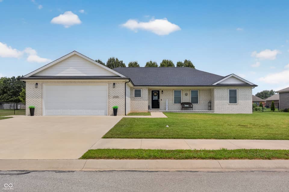 1723 Bell Ford Drive W, Seymour