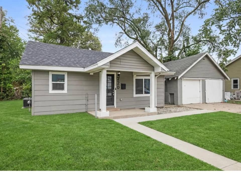 220 E 29th Street, Anderson