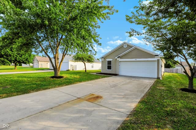 753 Indigo Court, Greenfield, IN 46140, photo 4 of 38