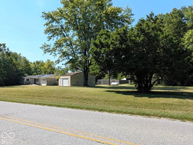 8611 N 700 W, Fountaintown, IN 46130, photo 3 of 20