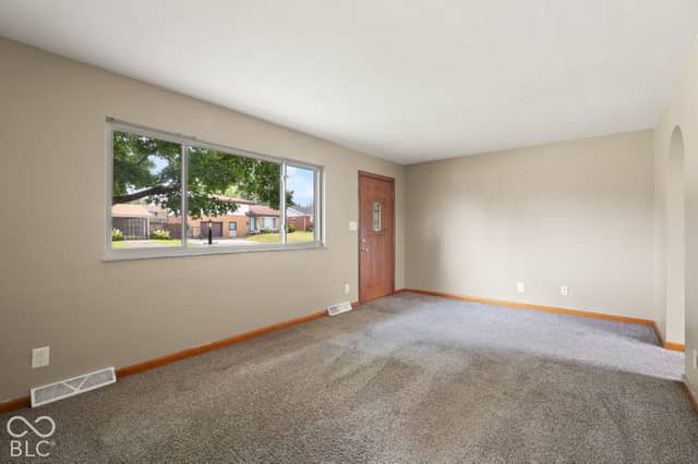 409 Wedgewood Drive, New Albany, IN 47150, photo 4 of 44