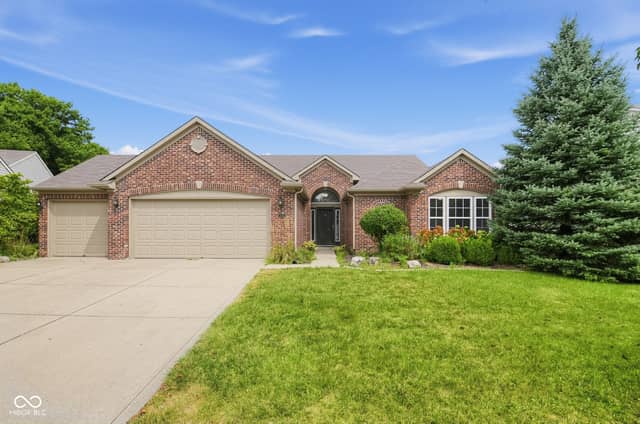 11214 Beardsley Way, Fishers, IN 46038, photo 2 of 12
