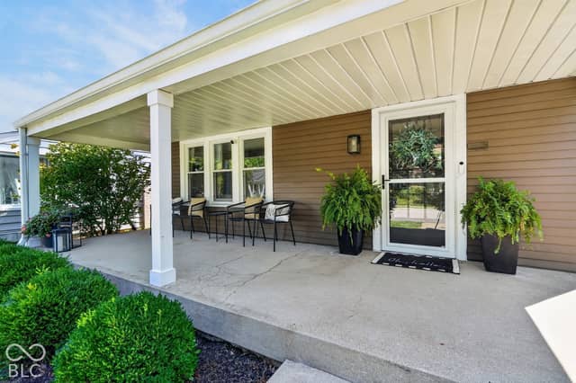 6105 Kingsley Drive, Indianapolis, IN 46220, photo 4 of 42