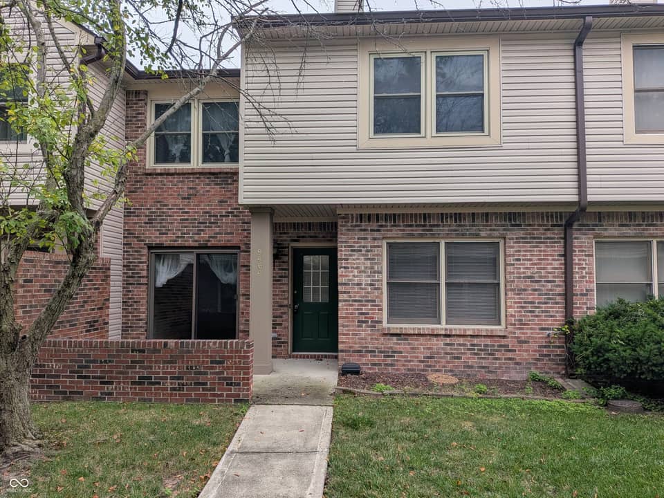 9464 Maple Way, Indianapolis
