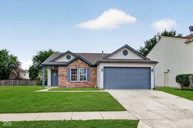 2203 Summerfield Drive, Plainfield, IN 46168, photo 2 of 28