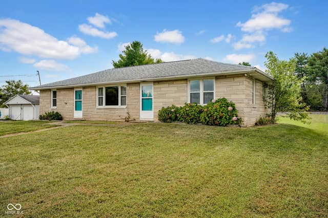 6954 S Jonesville Road, Columbus, IN 47201, photo 4 of 32