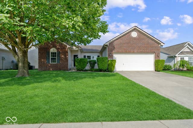 8778 N Deer Crossing Boulevard, McCordsville, IN 46055, photo 3 of 21