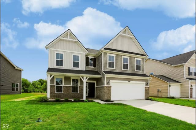 7432 Leatherwood Drive, Indianapolis, IN 46259, photo 3 of 42