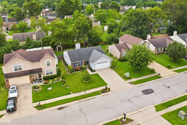 2915 Driving Wind Way, Indianapolis, IN 46268, photo 4 of 25