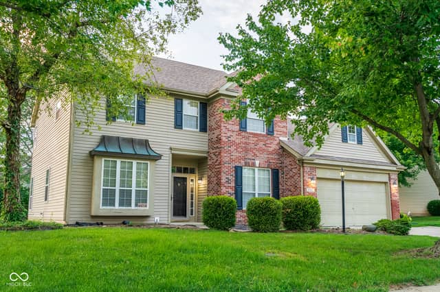 8302 Crystal Pointe Lane, Indianapolis, IN 46236, photo 3 of 56