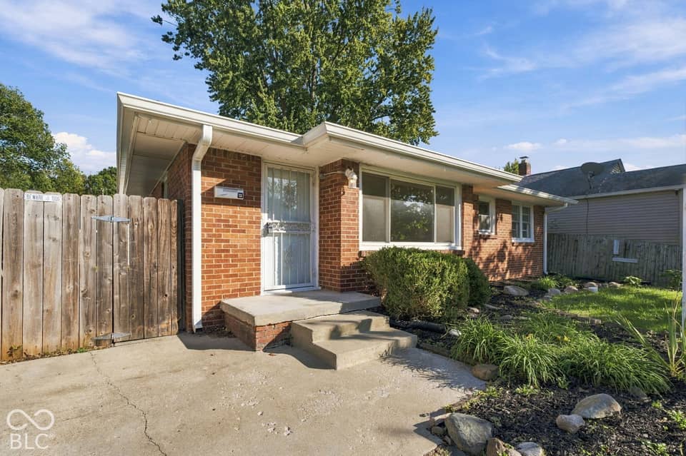 431 N Fenton Avenue, Indianapolis, IN 46219, photo 1 of 26