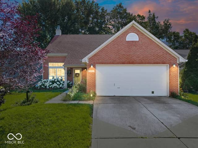2261 Rolling Oak Drive, Indianapolis, IN 46214, photo 2 of 30