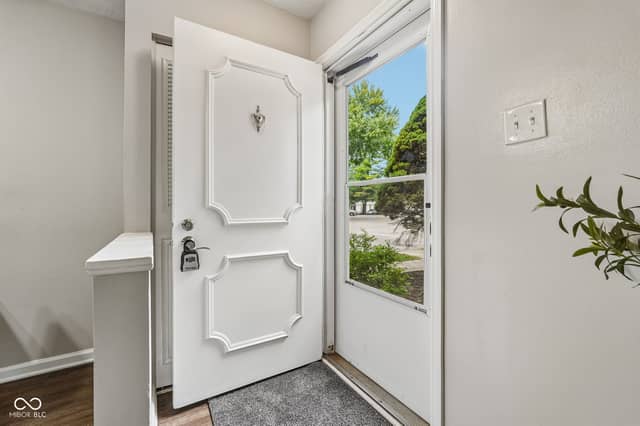 3962 Braddock Road, Indianapolis, IN 46268, photo 4 of 42