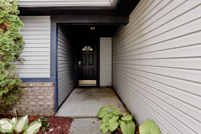 11813 Shannon Pointe Road, Indianapolis, IN 46229, photo 4 of 38