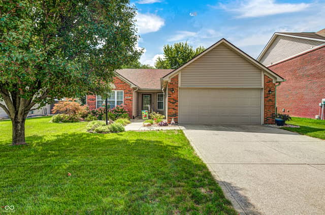 9717 Treyburn Green Way, Indianapolis, IN 46239, photo 2 of 30