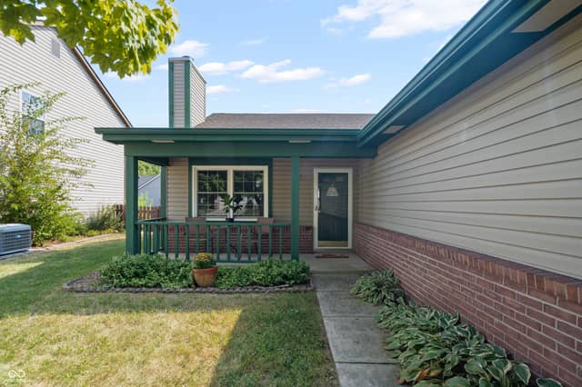 11267 Harrington Lane, Fishers, IN 46038, photo 4 of 20
