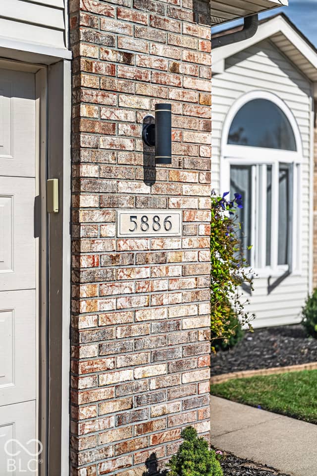 5886 Regency Drive, Columbus, IN 47203, photo 5 of 40