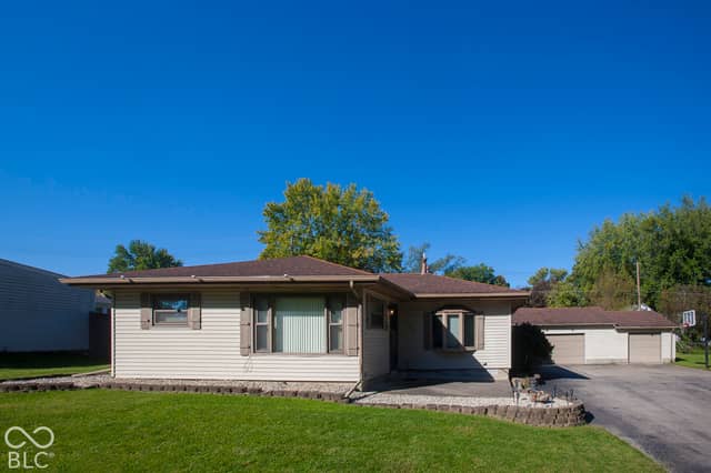 1107 S Fullhart Drive, Muncie, IN 47302, photo 3 of 11