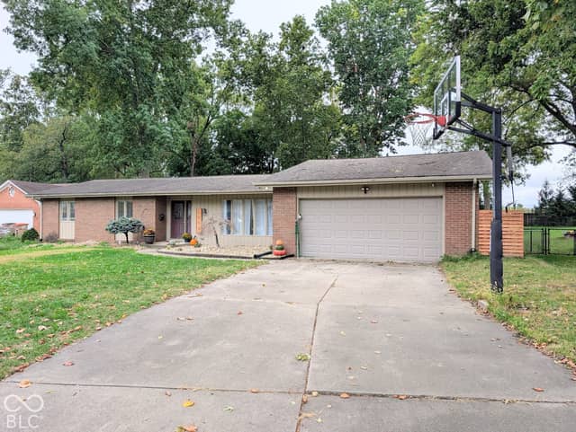 1640 South, Columbus, IN 47203, photo 3 of 44