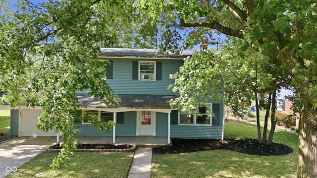 910 Heritage Lane, Anderson, IN 46013, photo 3 of 39