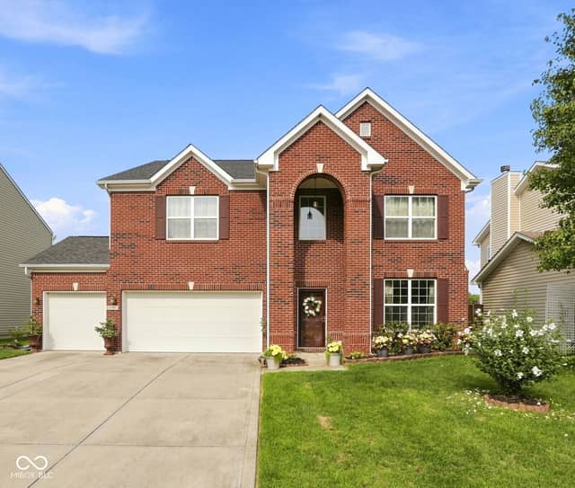 8744 N Aspen Way, McCordsville, IN 46055, photo 3 of 55