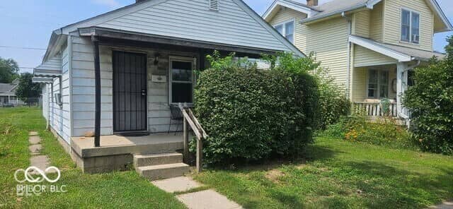 2326 Winthrop Avenue, Indianapolis, IN 46205, photo 2 of 31