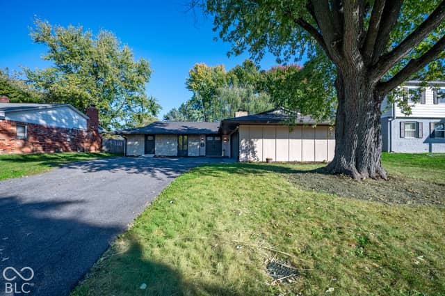 3225 Arbutus Drive, Indianapolis, IN 46224, photo 4 of 38
