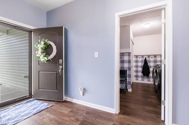 1894 Glenmoor Court, Columbus, IN 47201, photo 5 of 32