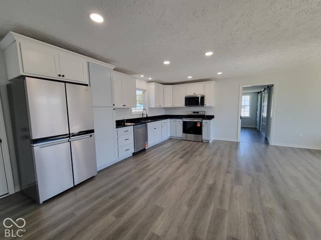 805 Holiday Drive, Seymour, IN 47274, photo 4 of 27