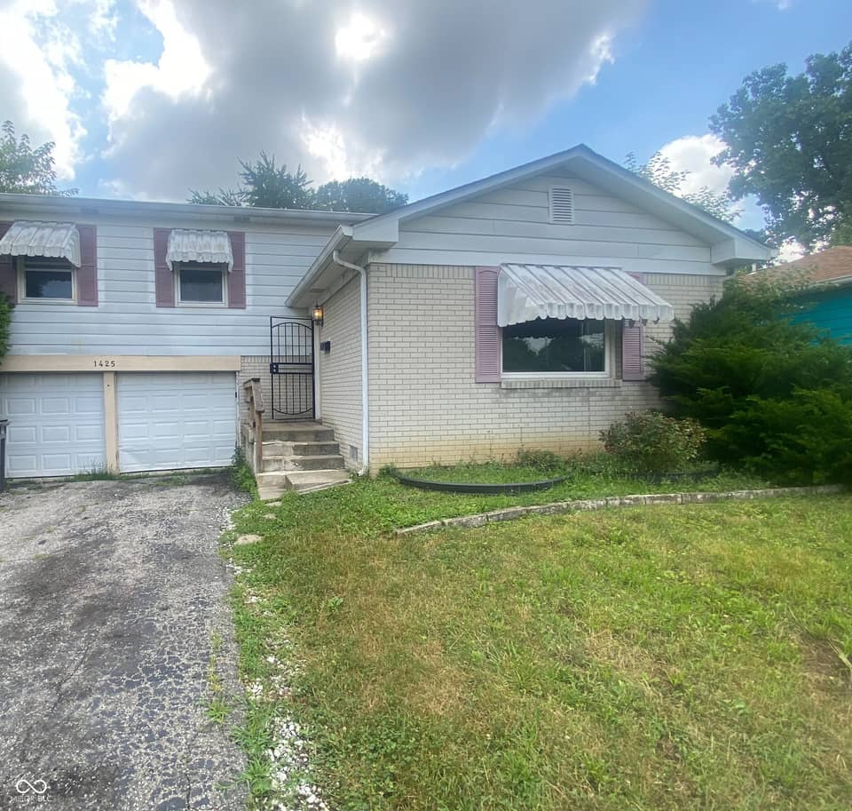 1425 N Bolton Avenue, Indianapolis, IN 46219, photo 1 of 16
