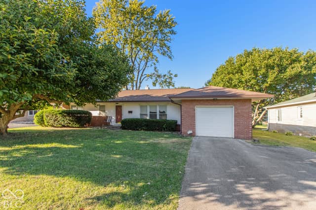 6776 Springer Avenue, Indianapolis, IN 46219, photo 2 of 7