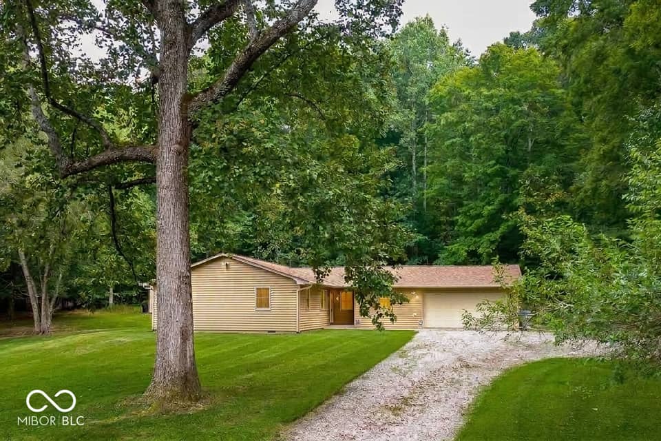 1545 S Wolfcreek Road, Columbus, IN 47201, photo 1 of 35