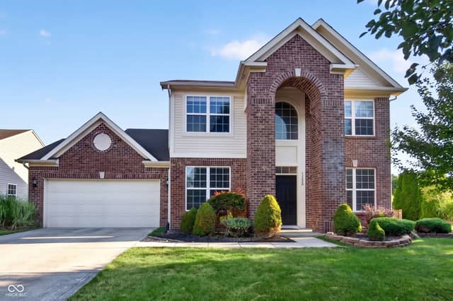 11220 Beardsley Way, Fishers, IN 46038, photo 2 of 24