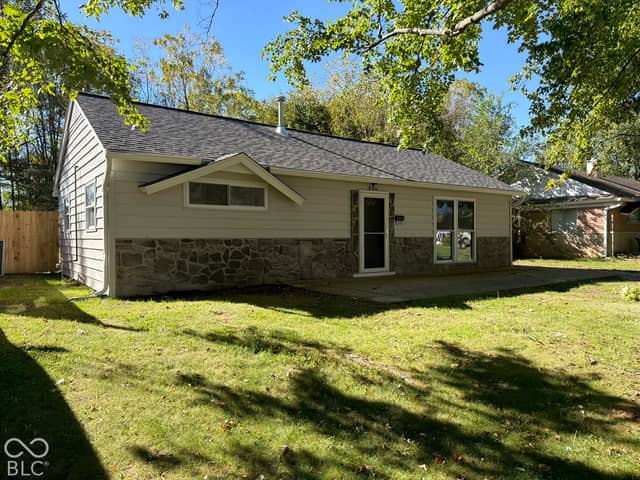 432 Southgate Drive, Greenwood, IN 46143, photo 2 of 17