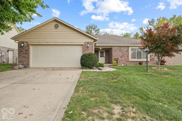 6914 Kirkwood Club Drive, Indianapolis, IN 46241, photo 3 of 37