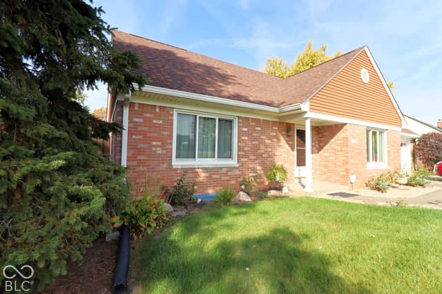 2220 Woodcrest Road, Indianapolis, IN 46227, photo 3 of 63