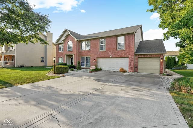 8336 Hunters Meadow Court, Indianapolis, IN 46259, photo 4 of 72