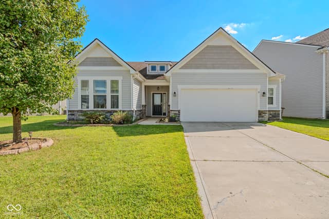 2337 Creekland Drive, Columbus, IN 47201, photo 3 of 34